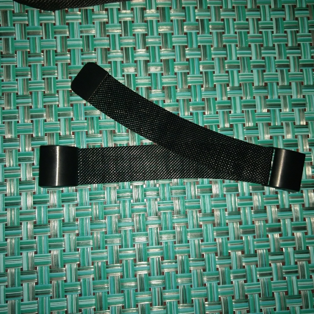 Fitbit charge 2 black milanese band